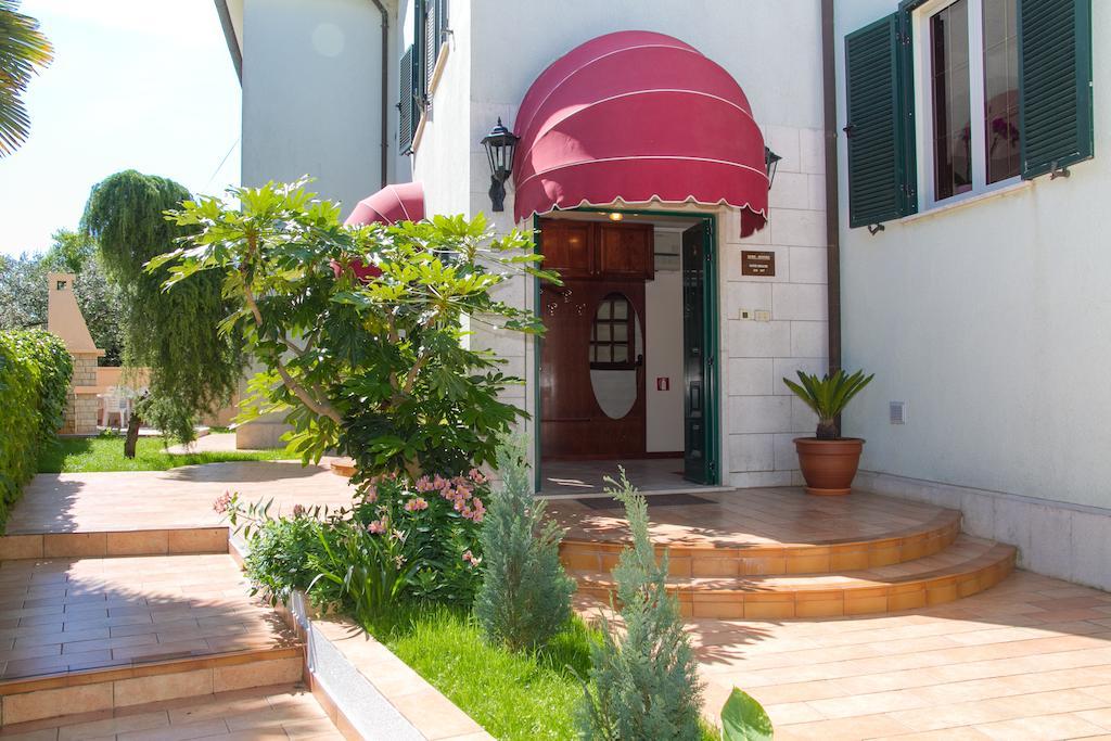 Villa Sveta Eufemija - Bed And Breakfast Ровинь Номер фото