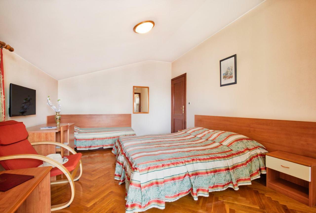 Villa Sveta Eufemija - Bed And Breakfast Ровинь Экстерьер фото